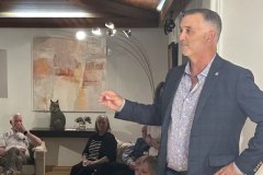 they-grow-grapes-in-that-country-south-africa.011