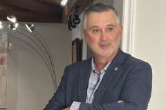 they-grow-grapes-in-that-country-south-africa.013