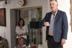 they-grow-grapes-in-that-country-south-africa.014